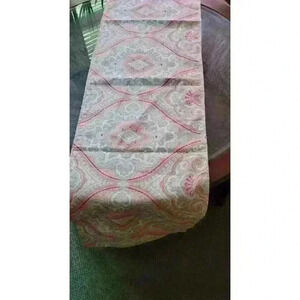 Tommy Hilfiger-Medallian Table Runner